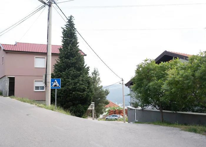 Skywalk House